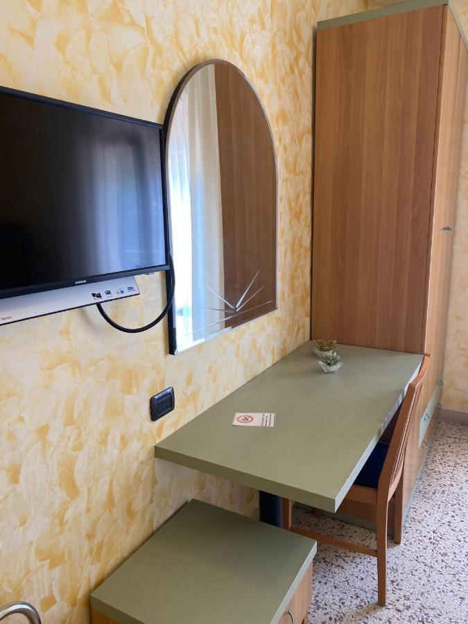 Hotel Pine Beach Rosolina Mare Extérieur photo