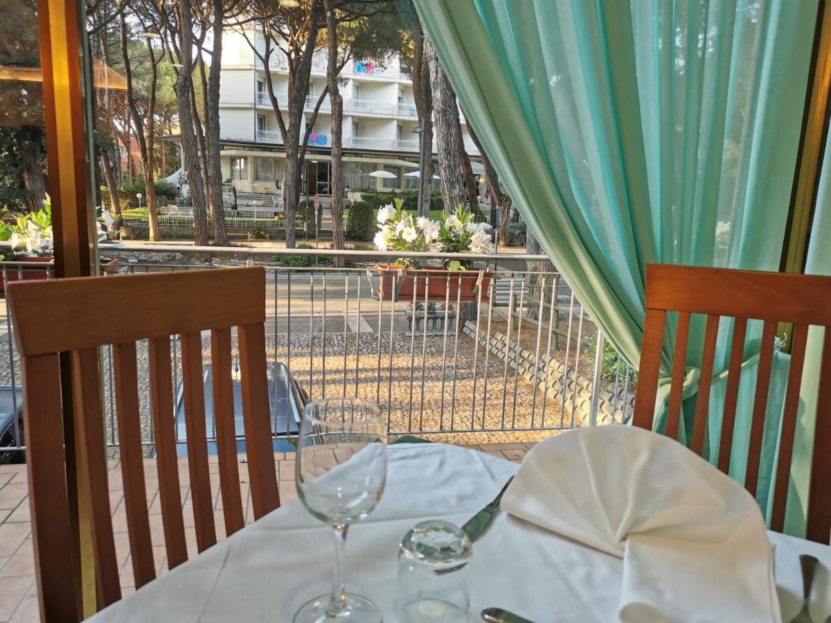 Hotel Pine Beach Rosolina Mare Extérieur photo