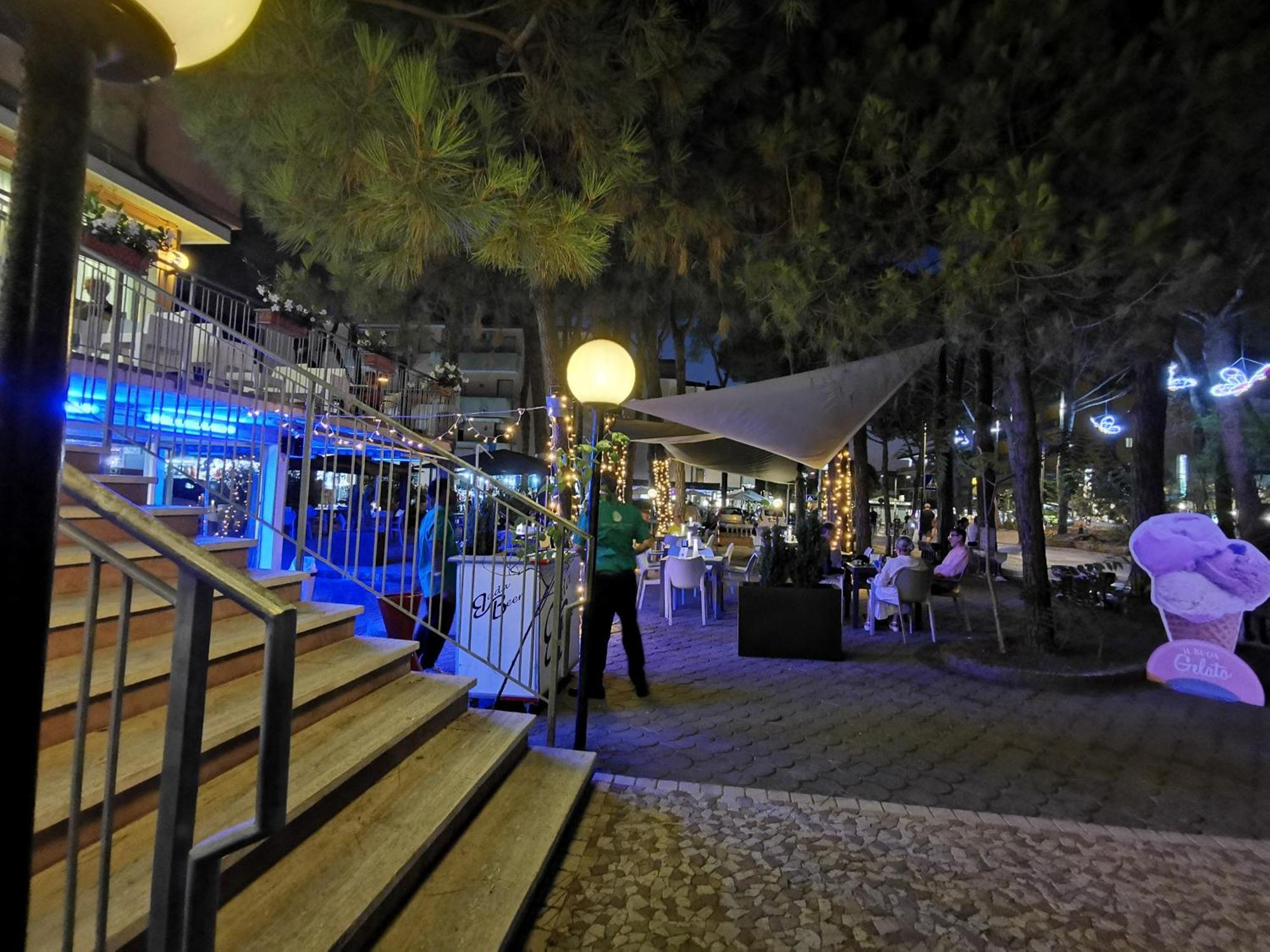 Hotel Pine Beach Rosolina Mare Extérieur photo